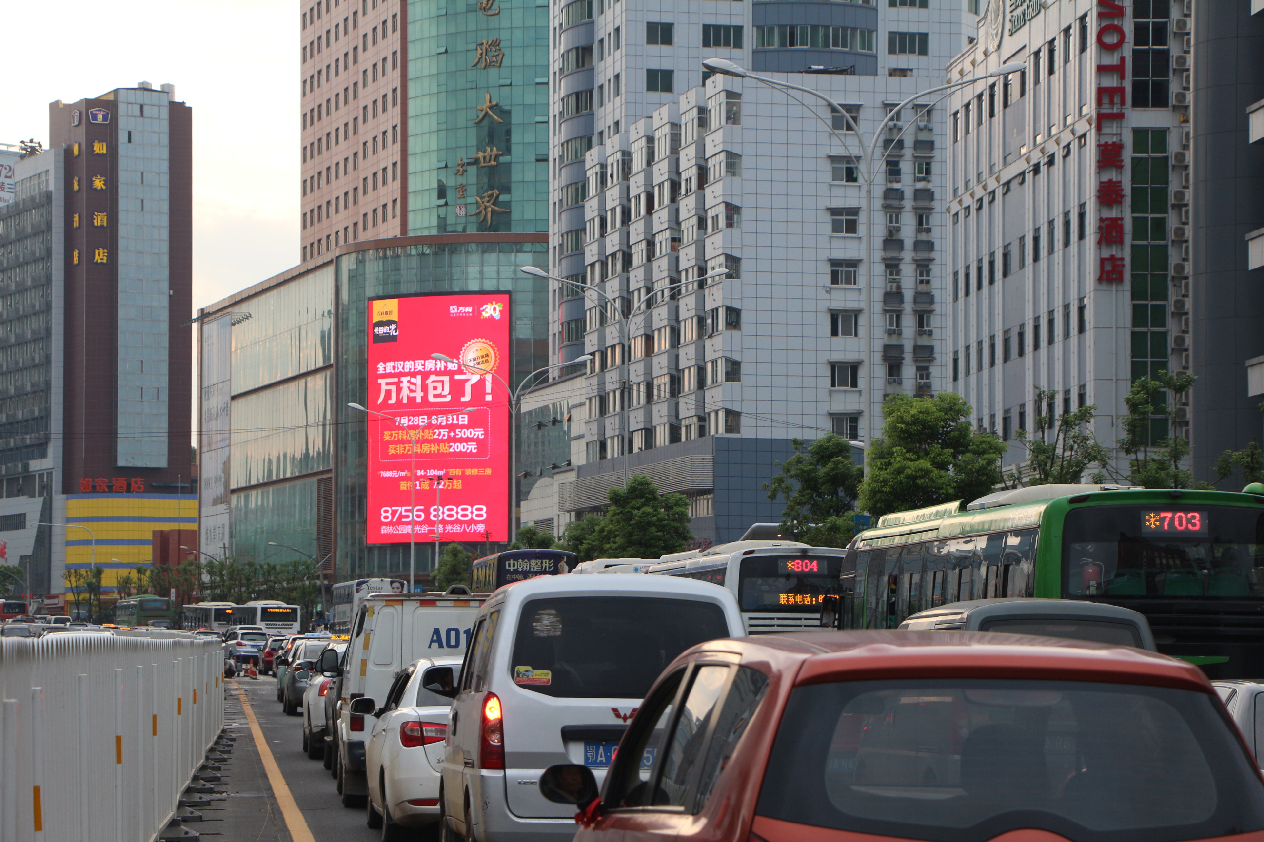 武汉洪山区商圈广埠屯电脑大世界户外LED广告投放 - 点位图