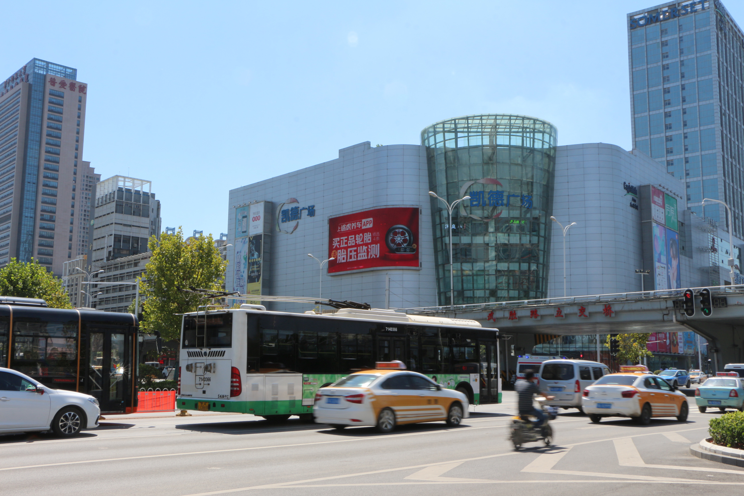 武汉市商圈武胜路凯德户外LED屏广告位 - 点位图